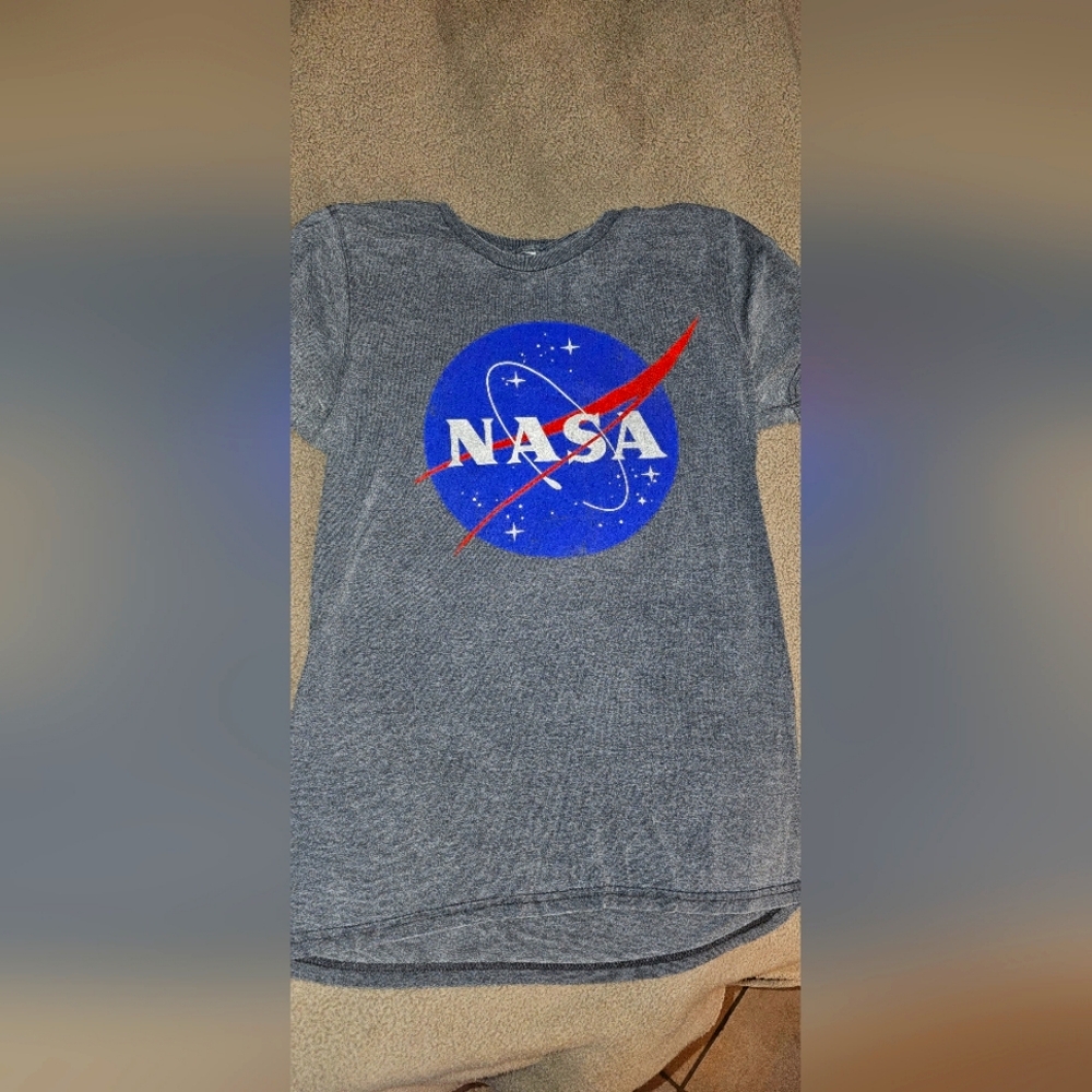 Nasa ✨️ t-shirt  pre-owned 👕size small good condition ♥️